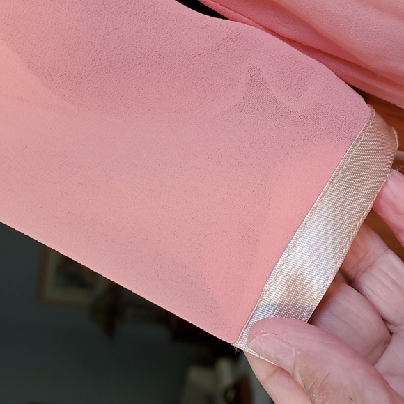 KURTA, formal little girls, peach. No size, guessing about a 6. Enbroidery lace. - Picture 4 of 13